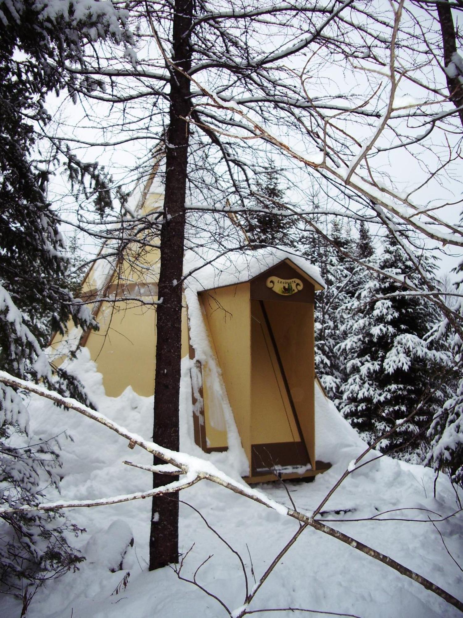 Aux Tipis De La Riviere Sauvage Villa Saint Romain Buitenkant foto