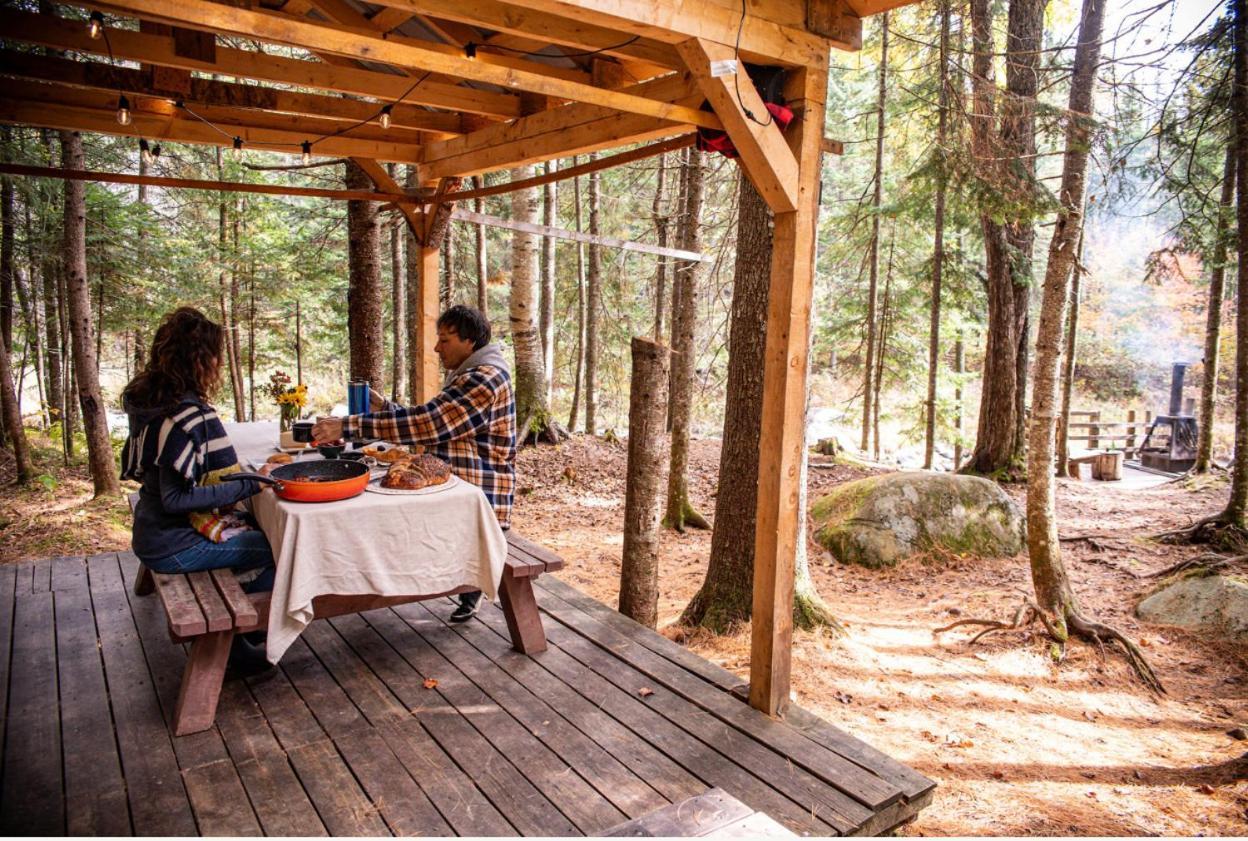 Aux Tipis De La Riviere Sauvage Villa Saint Romain Buitenkant foto