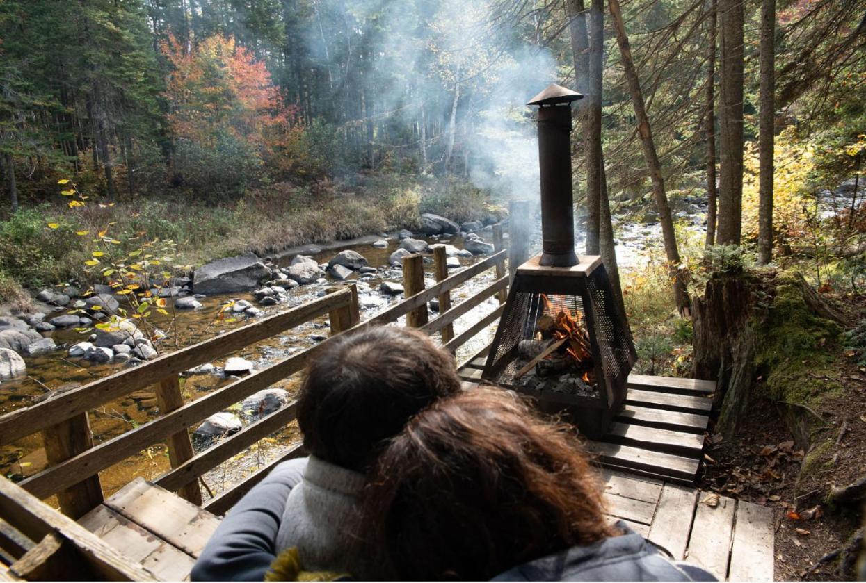 Aux Tipis De La Riviere Sauvage Villa Saint Romain Buitenkant foto