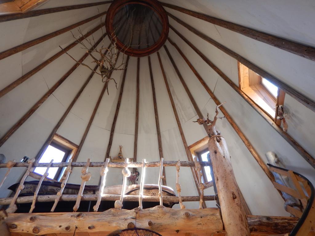 Aux Tipis De La Riviere Sauvage Villa Saint Romain Buitenkant foto
