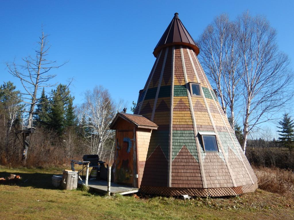 Aux Tipis De La Riviere Sauvage Villa Saint Romain Buitenkant foto