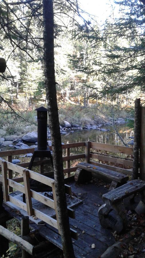 Aux Tipis De La Riviere Sauvage Villa Saint Romain Buitenkant foto