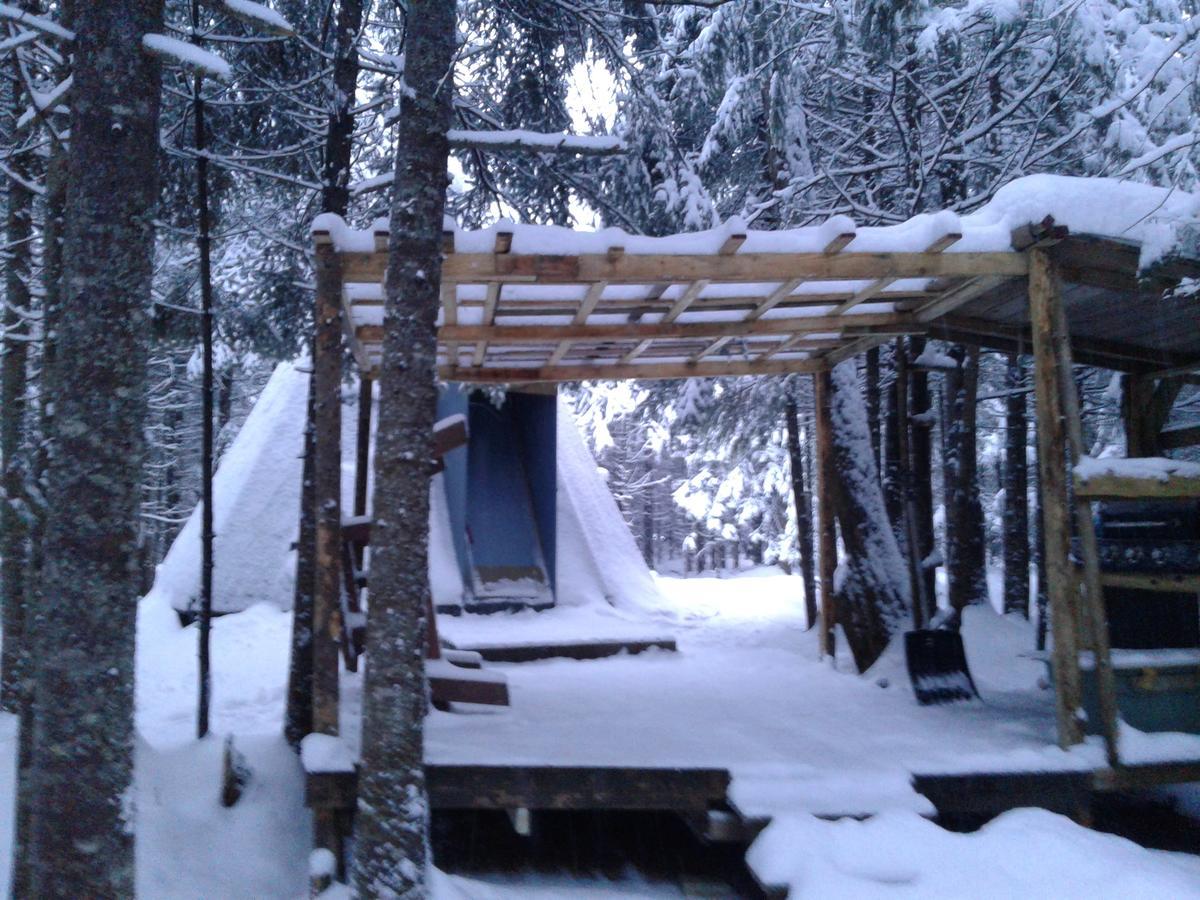 Aux Tipis De La Riviere Sauvage Villa Saint Romain Buitenkant foto