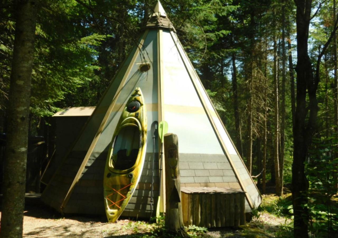 Aux Tipis De La Riviere Sauvage Villa Saint Romain Buitenkant foto